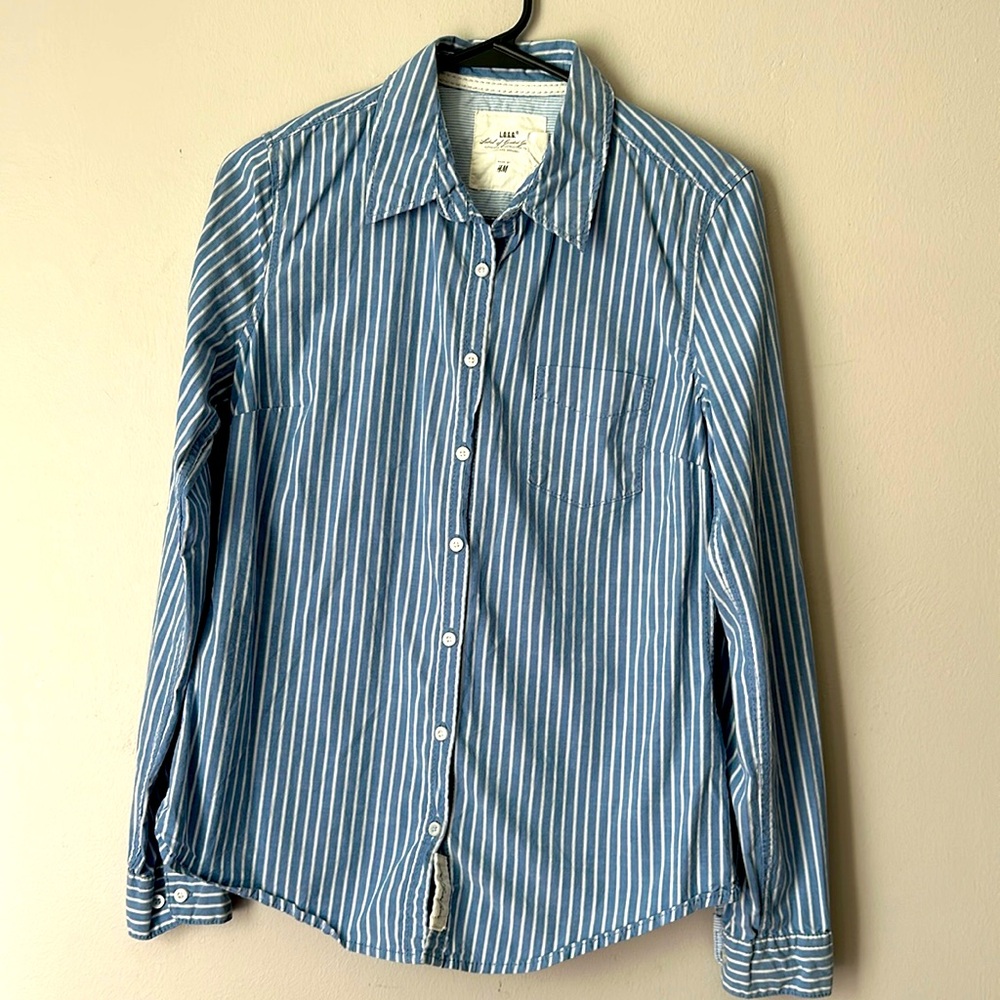 O.G.G by H&M blue and white striped long sleeve button-down shirt, size 10
